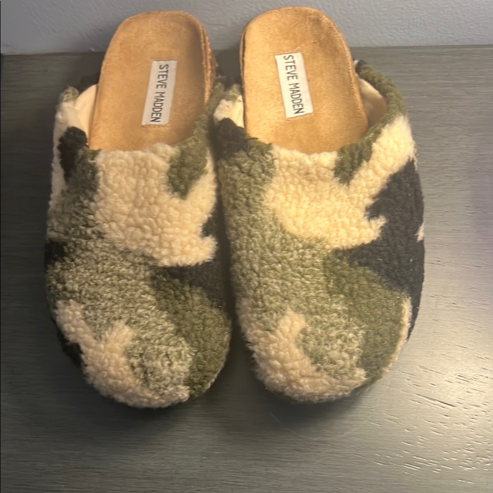 Steve Madden Fuzzy Slippers in Camouflage